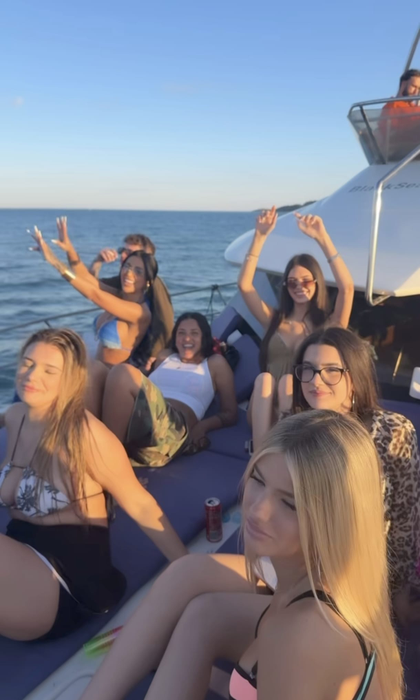 Selly, party nebun la Costinești. Cristina Pucean și Albert NBN, printre invitați