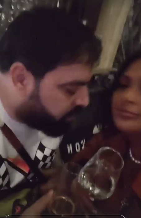 Roxana Dobre și Florin Salam s-au filmat într-un moment intim. Cum arată abdomenul brunetei după 3 sarcini | FOTO & VIDEO