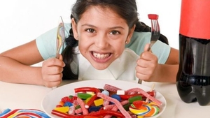 De ce să nu le dai zahăr copiilor: Otrăvurile din alimentaţia micuţilor