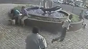 VIDEO Paznic impuscat in cap de un hot care a jefuit un supermarket