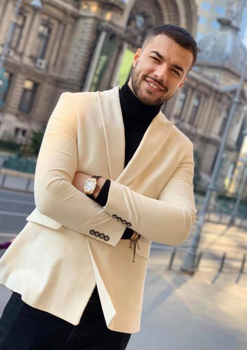 Ea e noua iubită a lui Culiță Sterp! Cât de sexy este blonda care i-a furat inima artistului