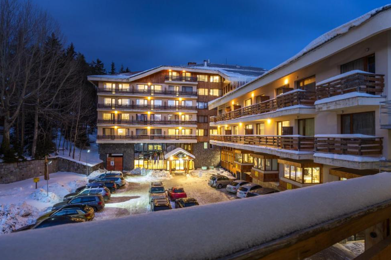 Perelik Hotel 5* se află în centrul stațiunii Pamporov/ sursă foto: Booking