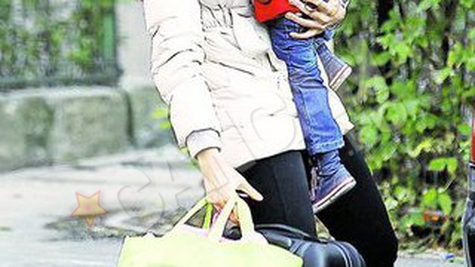 Anamaria Florescu, o mama "cu greutati". Se descurca si fara bancherul Rekkers