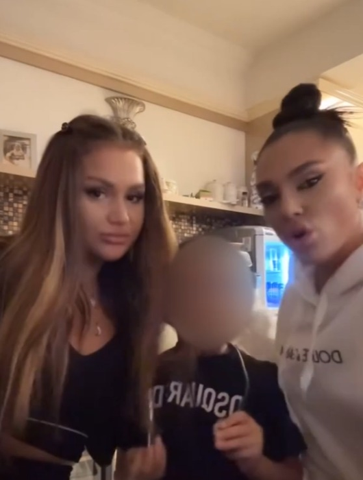 Cum se înțelege Roxana Chiriță cu familia lui Adrian Minune Jr.? Foto: Instagram