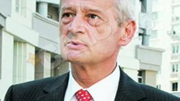 Oprescu tine la distanta virusul West Nile! Tantarii, atacati din elicopter