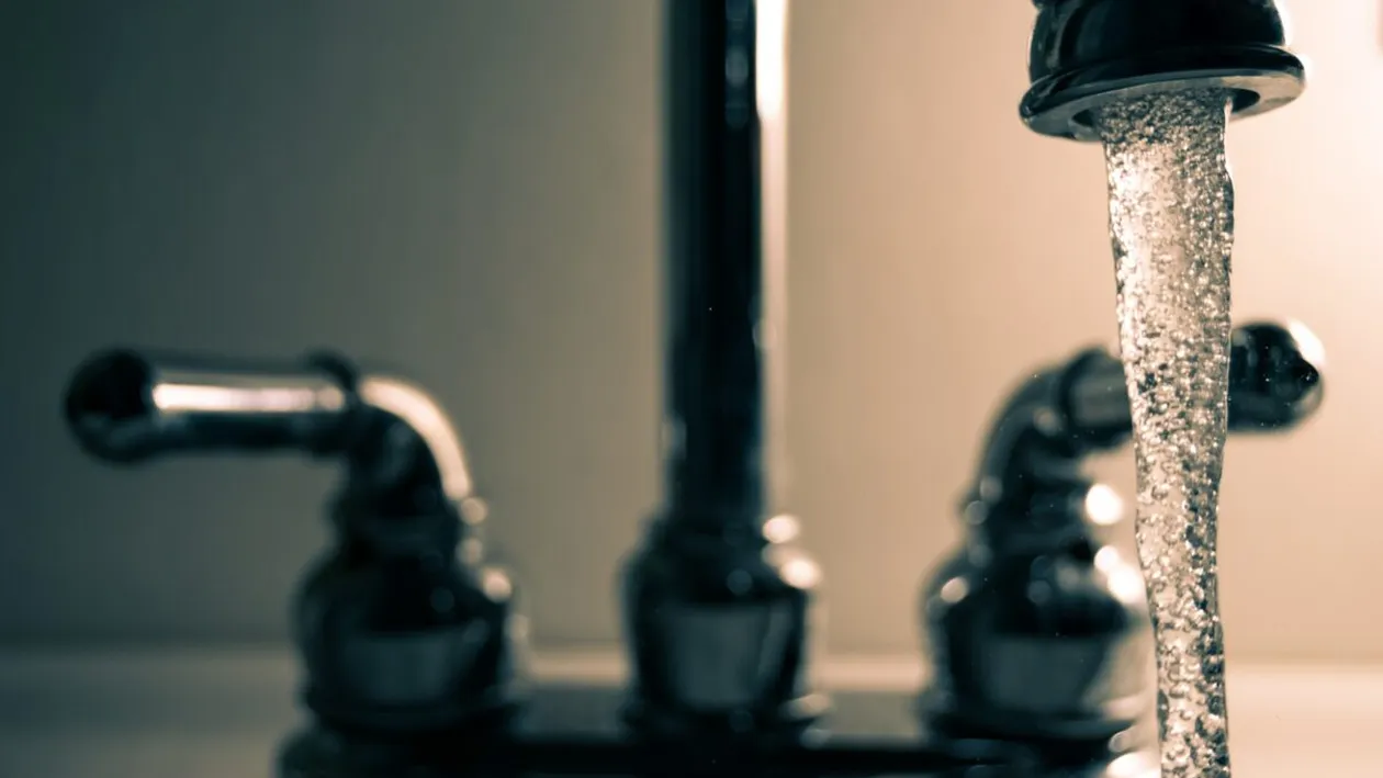 Apă cu porția în România! Care sunt localitățile care au recurs la raționalizare