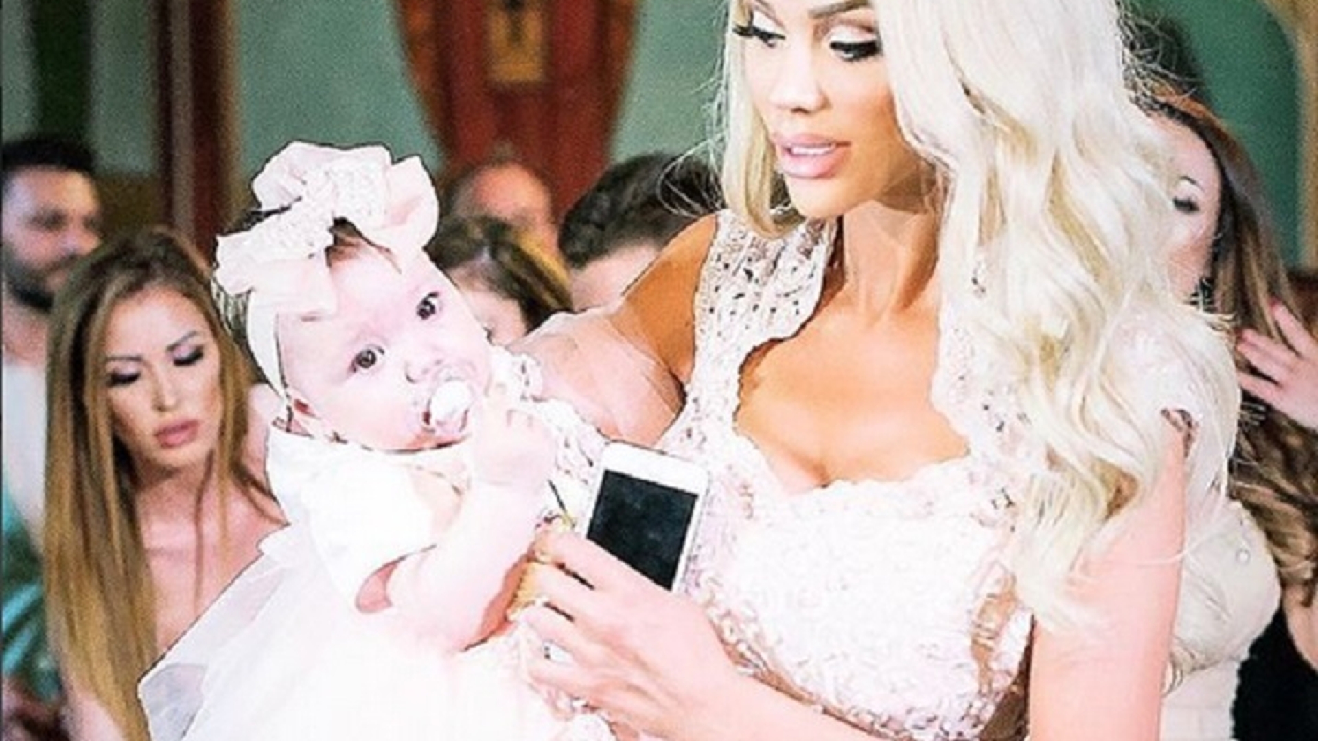 Bianca Drăguşanu, mărturisiri din intimitate spuse TV: "Am vorbit despre mesaje primite la ore nepotrivite, despre telefoane venite la patru dimineaţa..." 