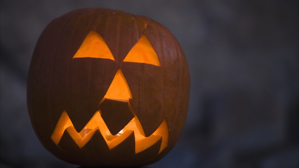 Halloween de România. Ce sărbătoare asemănătoare au românii