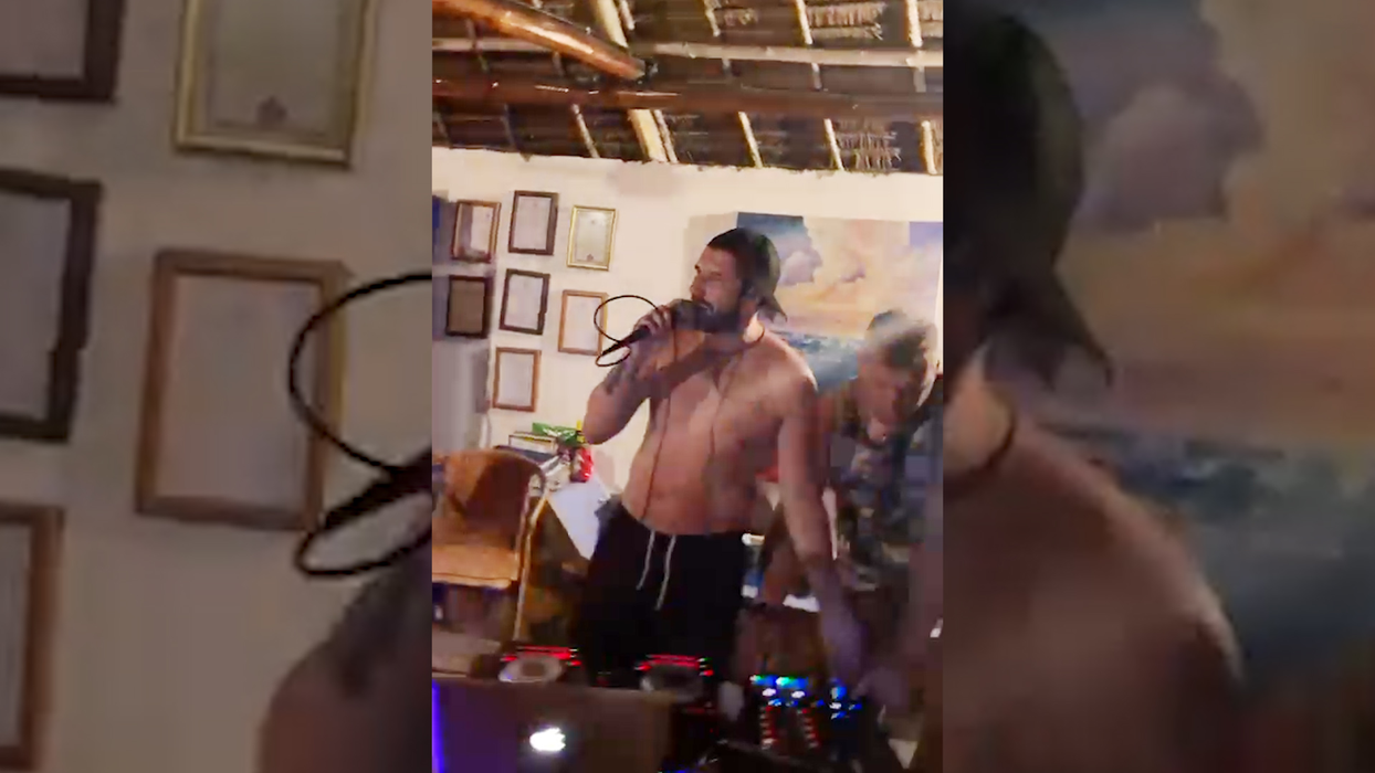 Cătălin Cazacu s-a făcut DJ în Zanzibar