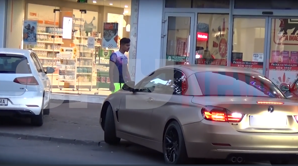 Mario Fresh, ignorant cu oamenii străzii. Cântărețul a stat zece minute să scoată bani de la bancomat, apoi a fugit imediat de un cerșetor
