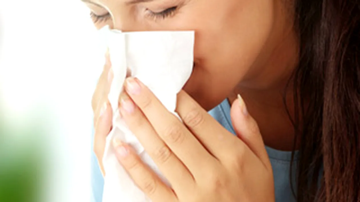 Ti-e frica sa nu te imbolnavesti si tu? 8 ponturi simple pentru a evita raceala si gripa!