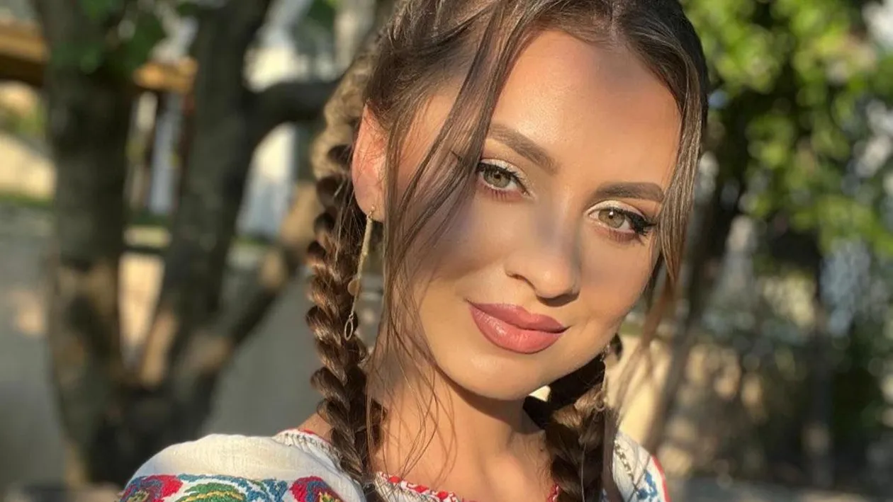 Ea este sosia Vlăduței Lupău! Cine este și cu ce se ocupă Laura Dodan. FOTO