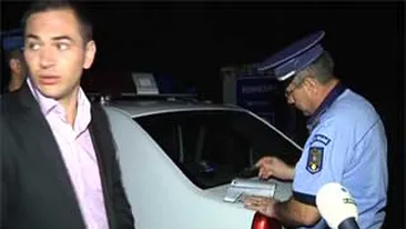 Imagini incredibile! Fostul profesor de religie acuzat de viol a depus plangere dupa ce a fost amenintat! Se teme sa mai iasa din casa fara bodyguard!