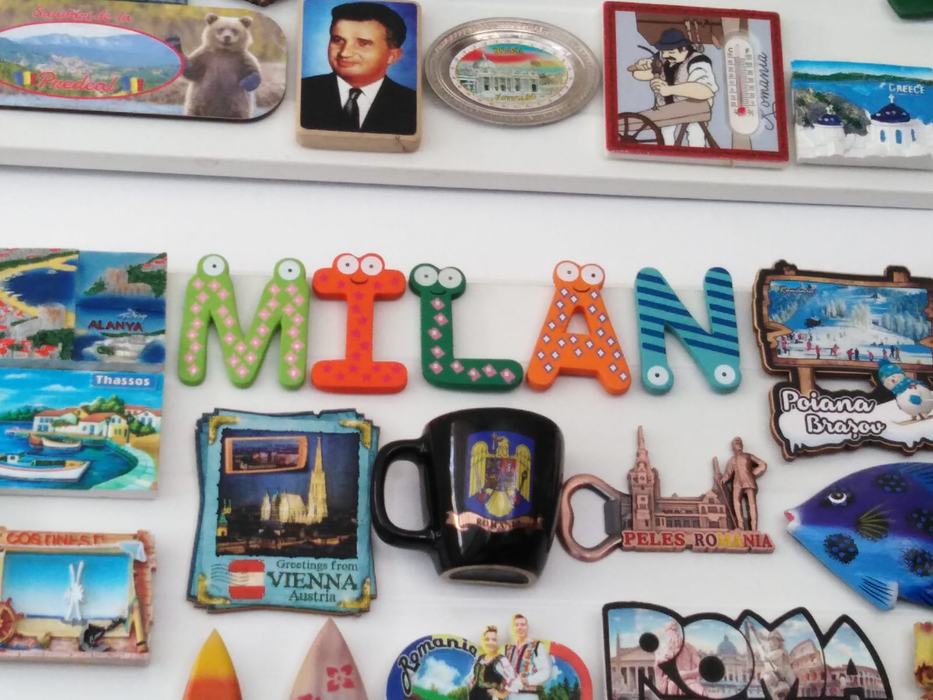 Milan Peicea a strâns magneți de frigider din toate colțurile lumii