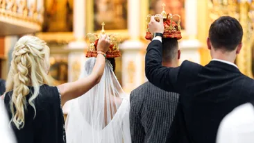 Nunta virală: 29 de perechi de nași! Ce spun preoții despre decizia controversată