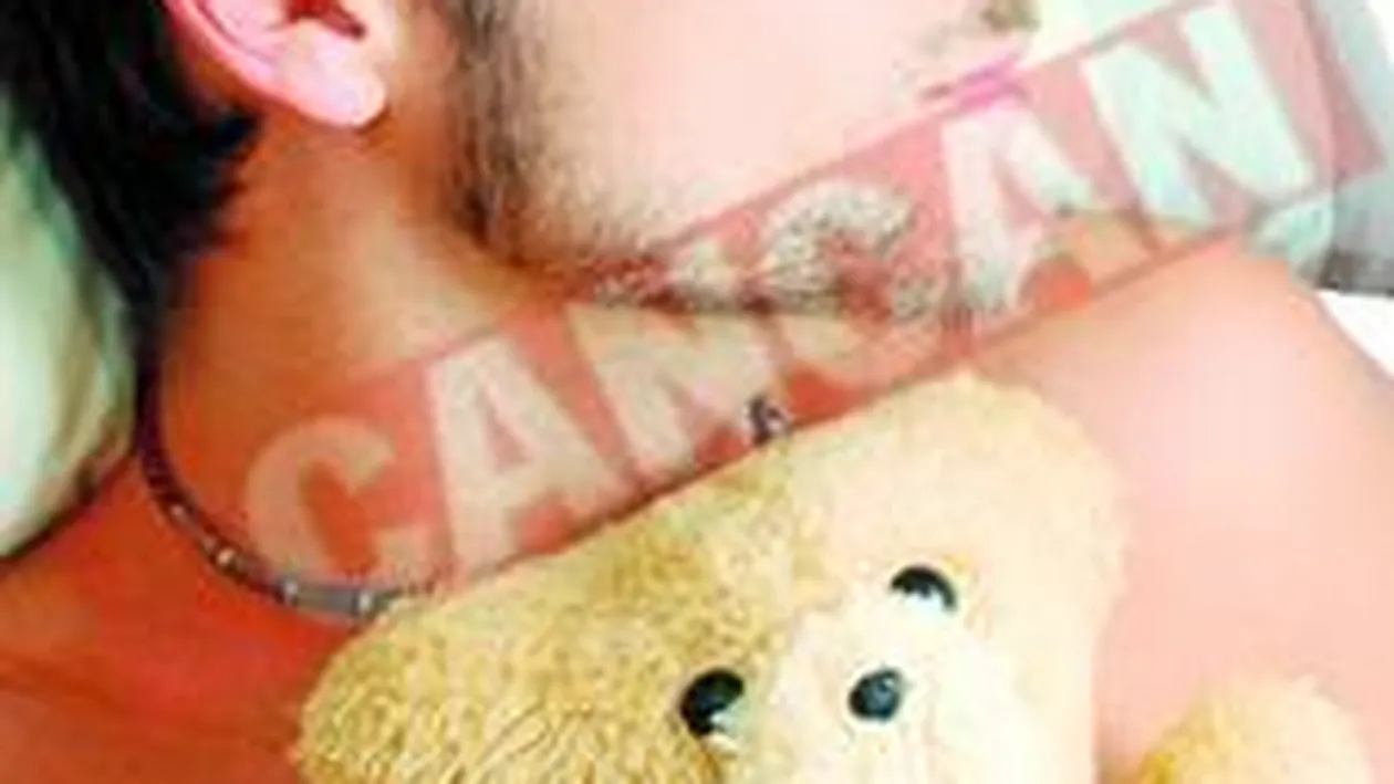 Burlacii dorm cu ursuleti de plus