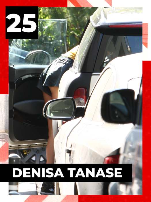 TOP sexy-vedete. Bianca Drăgușanu, Daniela Crudu sau Raluca Bambi s-au aplecat pe bancheta din spate și…: Mamăăă, ce priveliște!