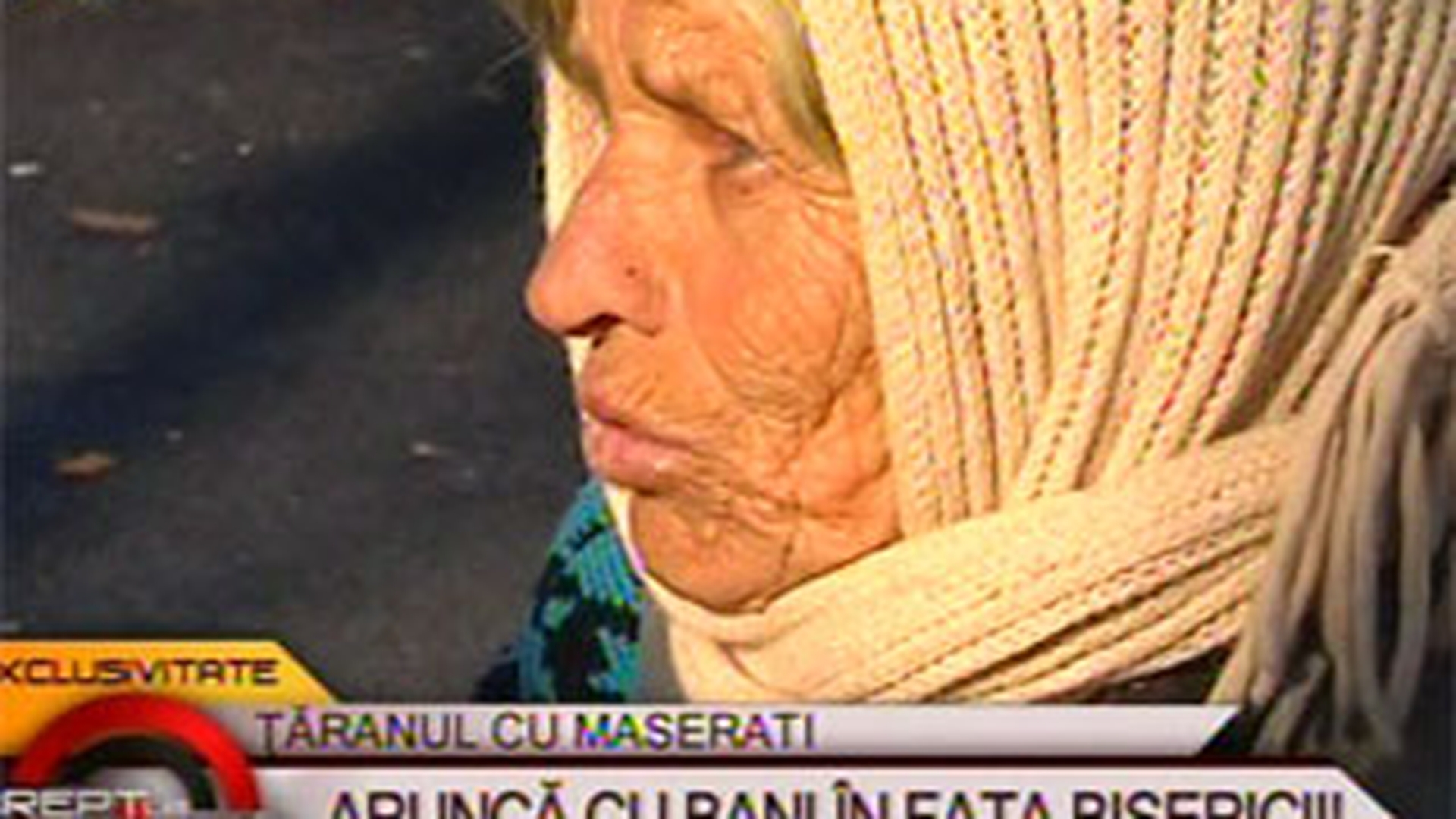 VIDEO "Taranul cu Maserati" si-a batut joc de oamenii amarati! Uite cum a aruncat cu bani pe strada si cum a facut o femeie sa planga!