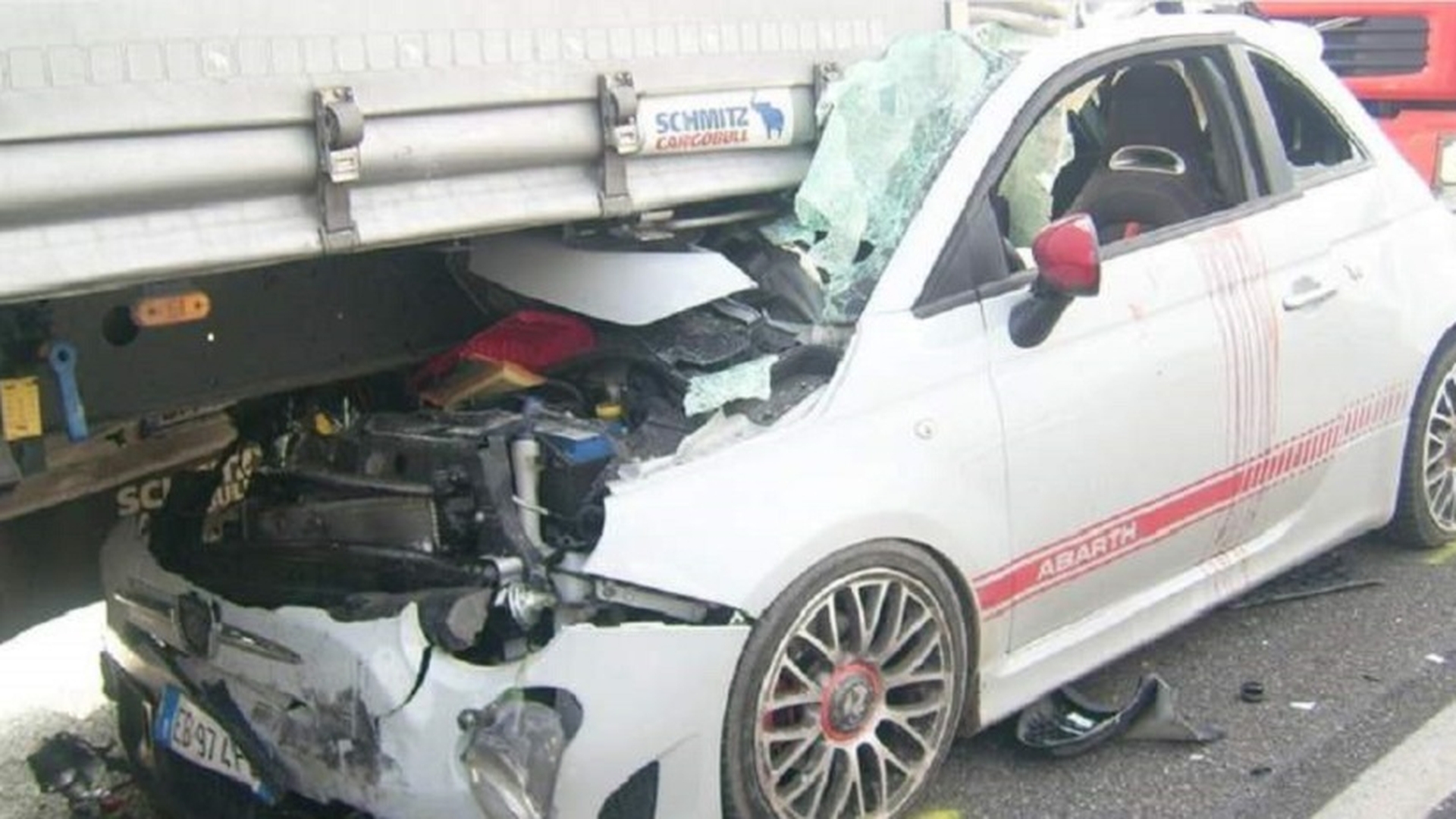 Tânără de 25 de ani, strivită de un TIR condus de un șofer român! Accidentul a avut loc în Italia