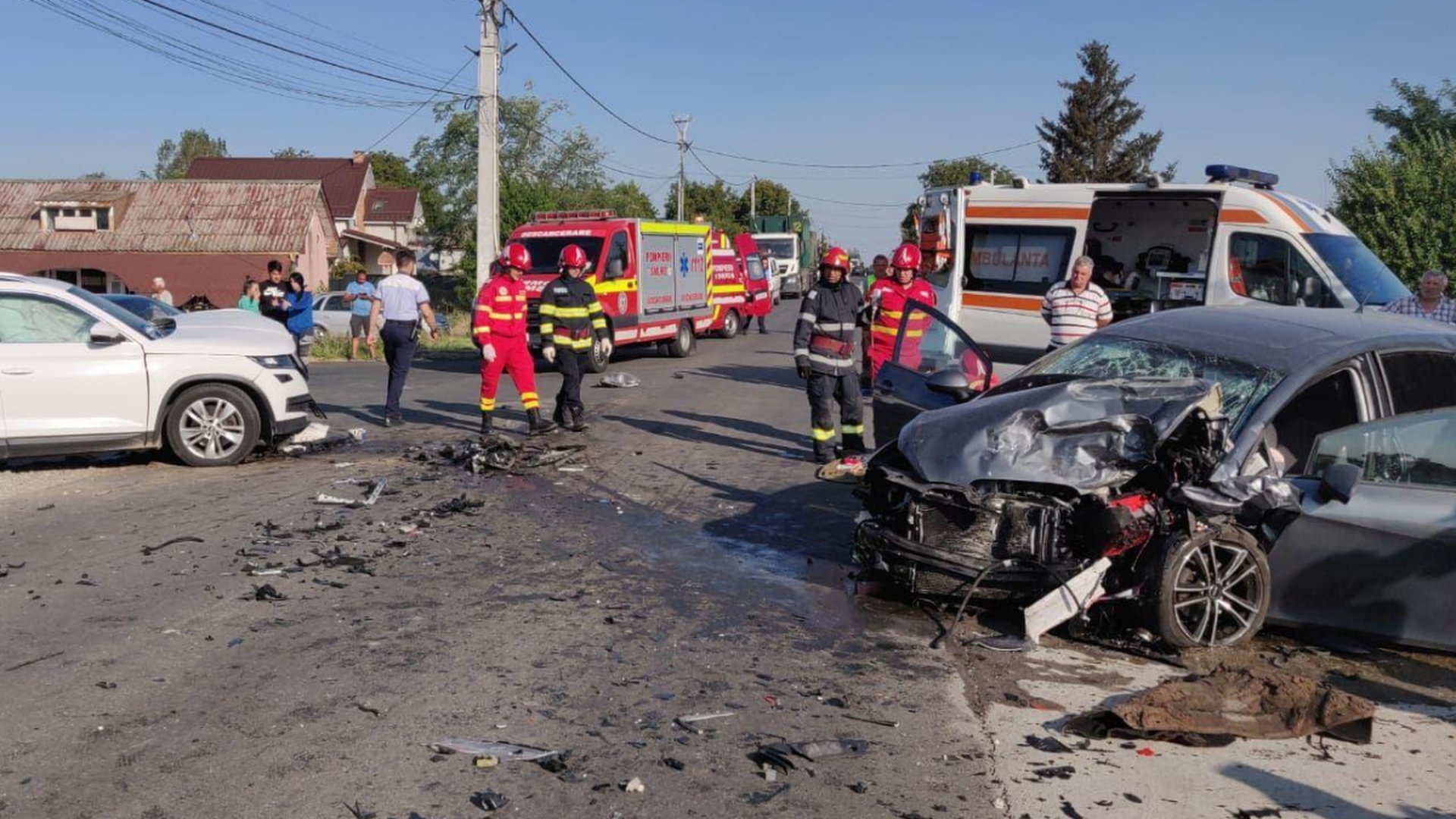 Un șofer oltean de 19 ani s-a urcat drogat la volan și a provocat o tragedie. Mama lui a murit, iar tatăl este la spital