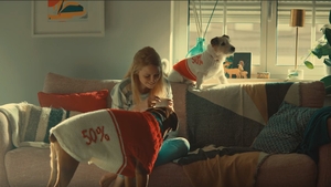 CNA tocmai a interzis reclama la furnizorul de energie E.ON din cauza unui câine cu coada tăiată