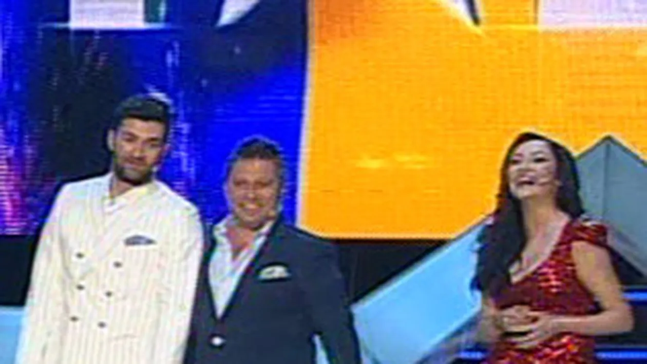 Andra arata fabulos intr-o rochie scurta creata de Dana Budeanu! Si-a innebunit colegii de la Romanii au talent: O, ce costumatie de dominatoare! Esti stralucitoare!