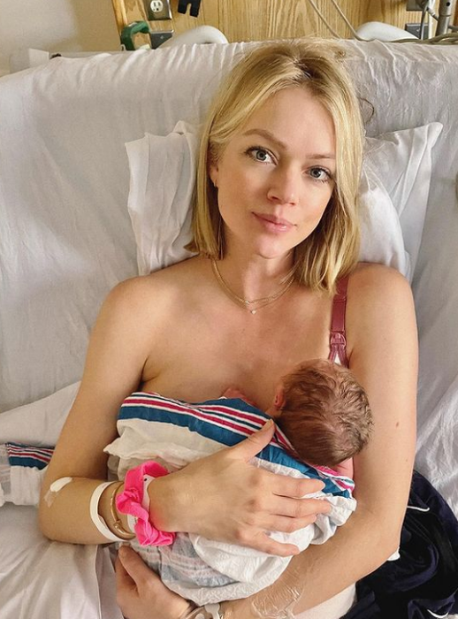 Îngerașul Victoria`s Secret a devenit mămică pentru a doua oară. Lindsay Ellingson a publicat primele fotografii cu noul membru al familiei