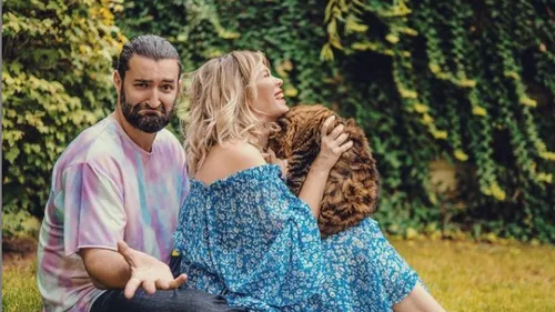 Reacția lui Smiley când a văzut rezultatele la alegeri! Tocmai îi dăduse Ginei cadoul de Moș Nicolae