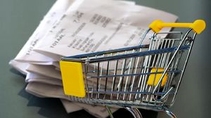 Alimentele se scumpesc în lanț. Dezastru în 2025: cu cât s-au mărit prețurile