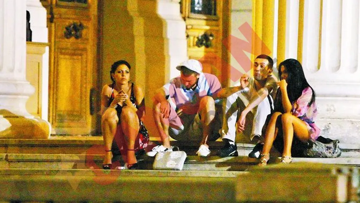 Au fumat iarba pe treptele Ateneului