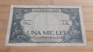 Caută bine acasă la părinți ori bunici. Cu ce preț se vinde o bancnotă de 1000 de lei din 1941 acum, în 2023