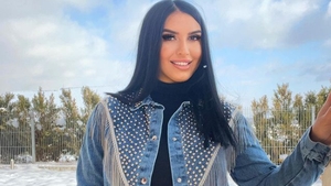 Mirela Baniaş, fosta concurentă de la Insula Iubirii, sezonul 4, de nerecunoscut. La ce operaţii estetice a apelat bruneta