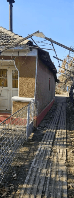 Cum arată casa în care Orlando Zaharia a crescut. Locuința de la țară se află în Ialomița
