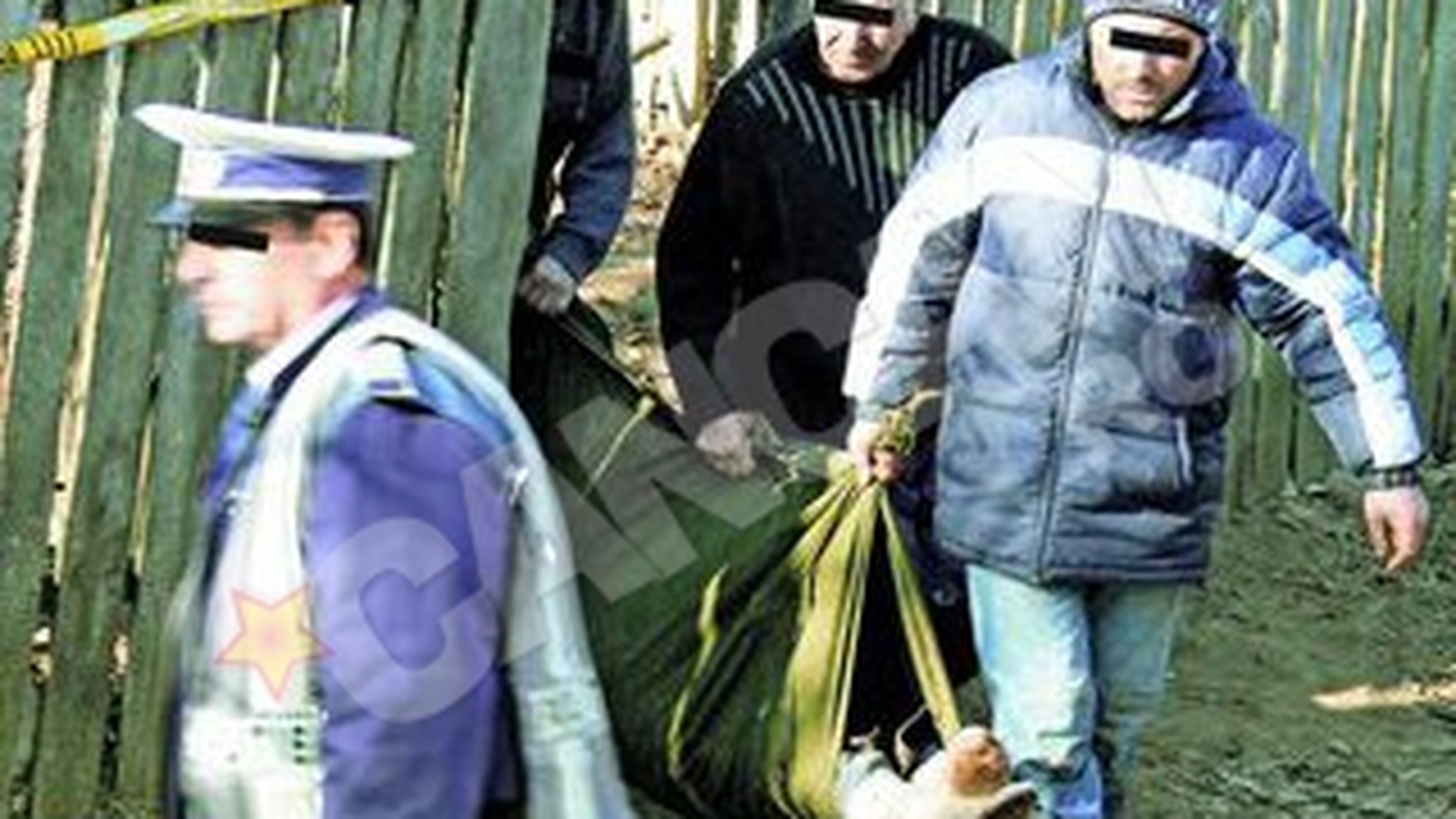 Dubla tragedie in satul Jugastru, din Mehedinti. Si-a omorat tatal, apoi s-a sinucis