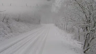 Blocati in propria tara! Circulatie inchisa pe A1, A2, 27 de drumuri nationale si 56 de drumuri judetene!