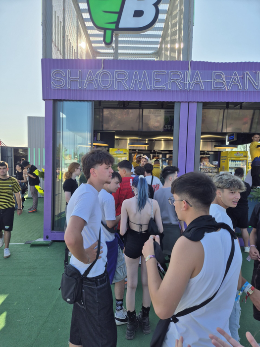 Câți lei costă o șaorma la Beach, please! Nimeni nu se aștepta la suma asta
