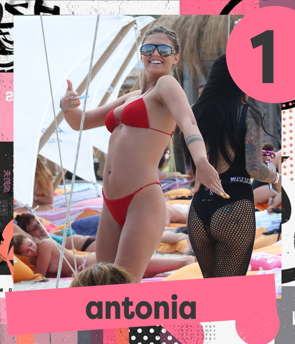 Intră în acţiune TOP 30 de vedete pe care le-am surprins în toată splendoarea! Antonia, Ramona Olaru şi Larisa Popa, show total în cele mai sexy costume de baie roşii ca ouăle de Paşte