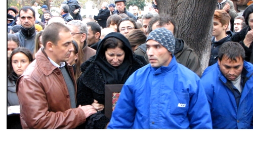 Magda Catone nu poate sa-si revina dupa moartea lui Serban Ionescu! Trece zilnic pe la cimitir si isi aduna gandurile cu orele!