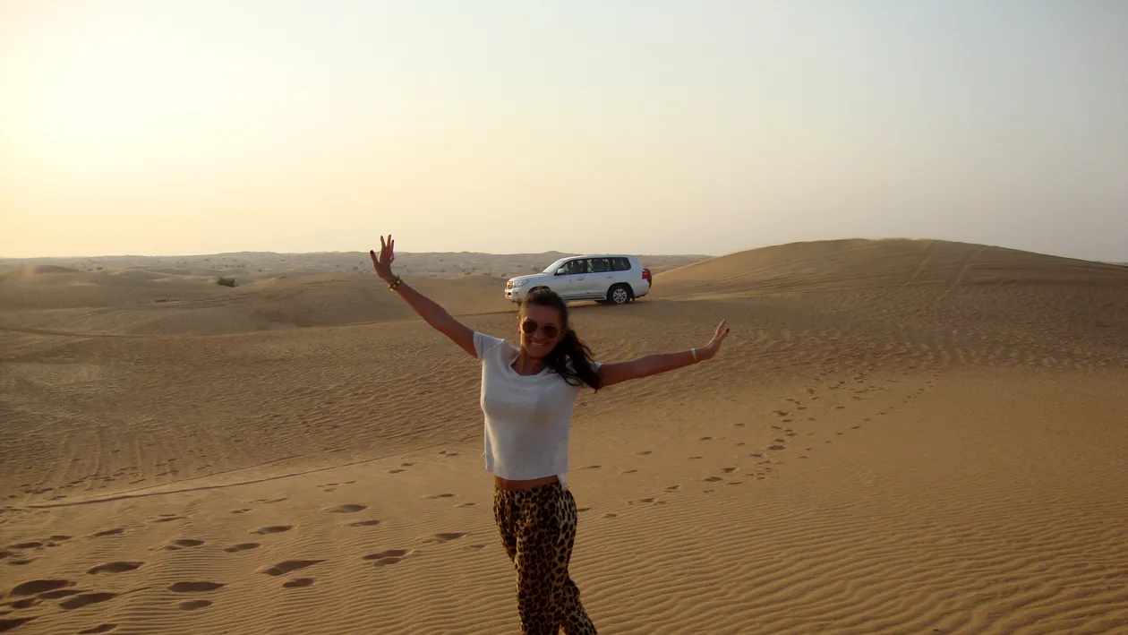 Mirela si Bogdan Stelea şi-au început anul în lux! Cei doi s-au răsfăşat la plajă şi shopping în Dubai!