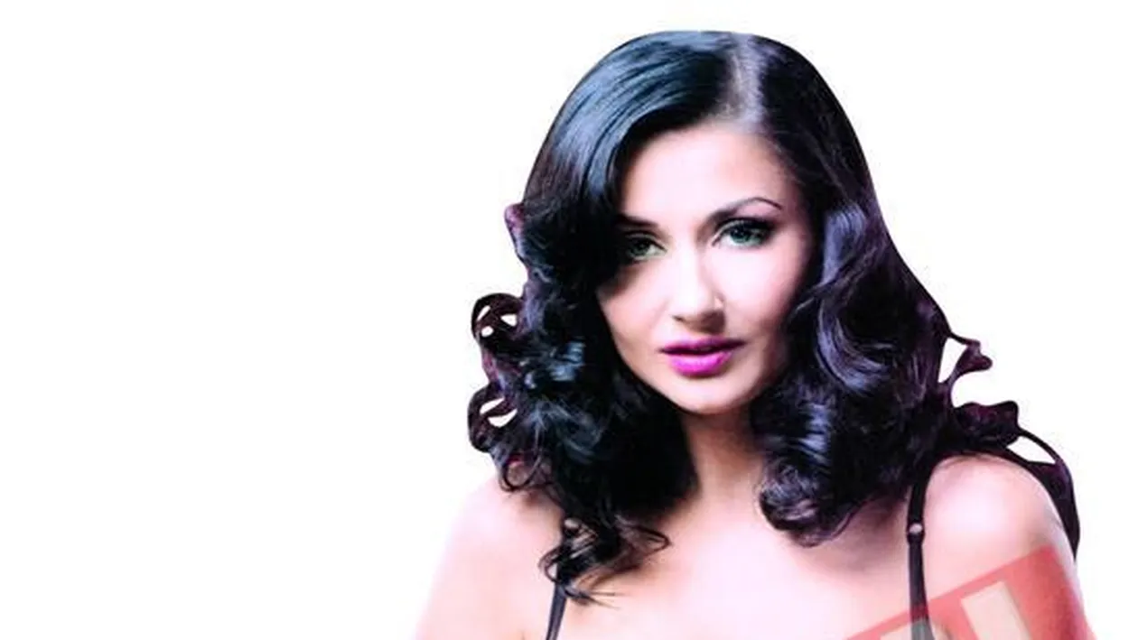 Gabriela Cristea vrea sa-si exploreze erotismul