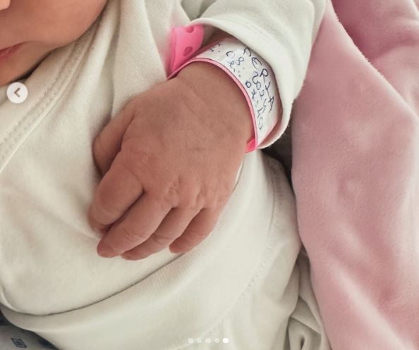 Primele imagini cu Alina Ceușan, după ce a născut. Ce nume poartă fetița blondinei