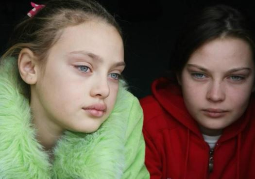 Adina Asăvoaiei a devenit mămică pentru prima oară! ”Păpușa de la Glina” ar fi născut în mare secret la doar 17 ani