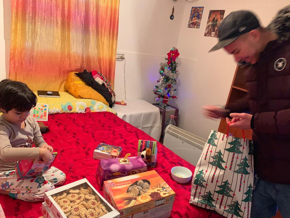 Povestea familiei care așteaptă… o sobă de la ”Moș Crăciun”