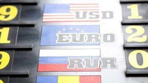 Curs valutar BNR, marți, 4 august 2020. Cât costă azi un euro si un dolar