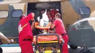 Un baiat de 15 ani a sarit de la etajul al cincilea pentru a-si pedepsi parintii ca nu l-au lasat sa se joace