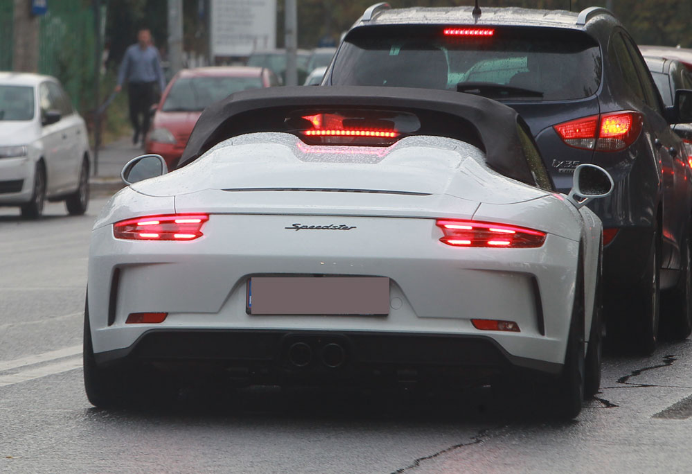 Lucian Azoiței, cu ultimul model de Porsche Speedster