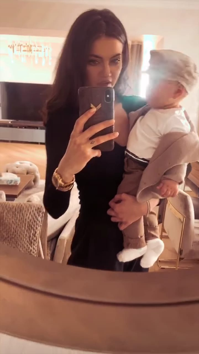Christina Ich a publicat o filmare adorabilă cu băiețelul ei! Seamănă Noah mai mult cu vedeta sau cu Alexandru Pițurcă?