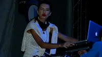 DJ HARRA încinge atmosfera! Şi-a arătat formele la piscină! I s-a văzut inclusiv...