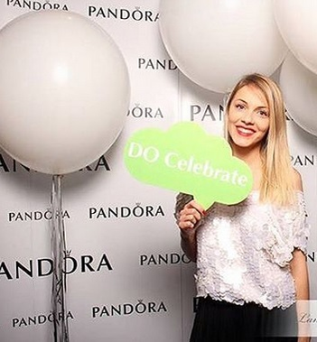 Andreea Ibacka, cu ”burta de gravidă” la vedere
