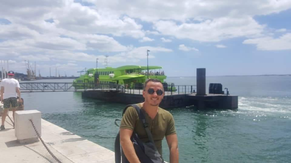 Ce cadou le-a făcut Mihai Trăistariu tinerelor care îl urmăresc pe rețelele de socializare. Cum s-a fotografiat în Ajunul Crăciunului